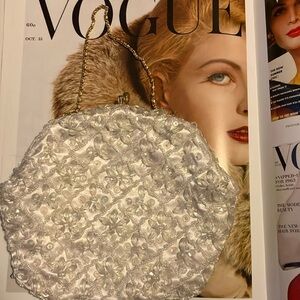 Gorgeous, crème, beaded, vintage purse.